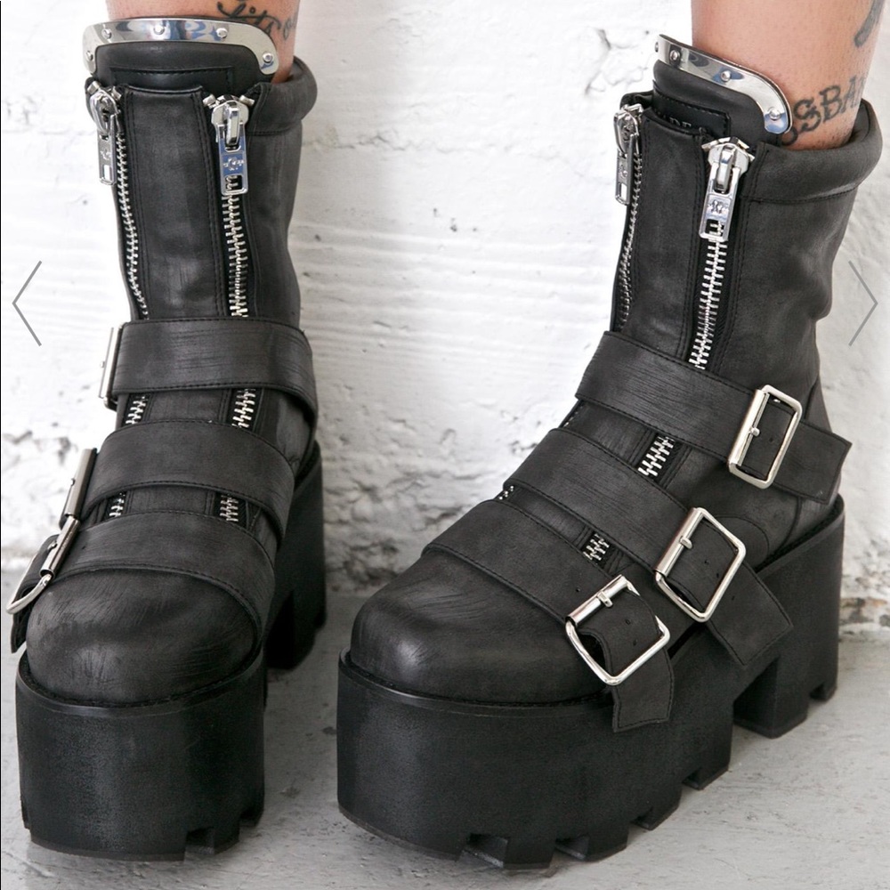 Platform boots